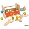 Ξύλινη εργαλειοθήκη της plan toys, περιλαμβάνει σφυρί, κλειδί, κατσαβίδι, μπουλόνια, βίδες και το κουτί γίνεται ρομπότ!